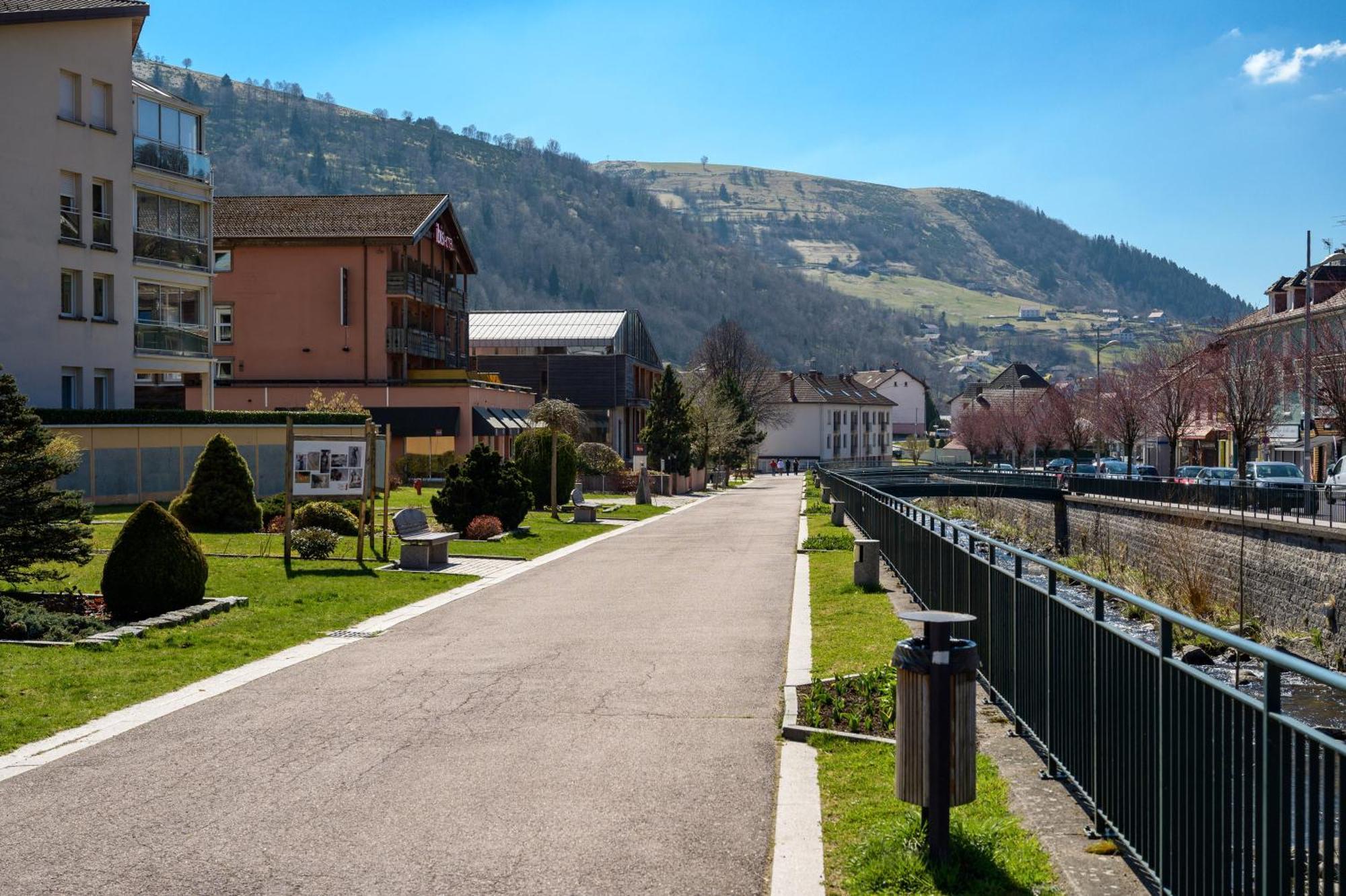 Ferienwohnung Sous Le Toit De Marie Et Jean La Bresse Exterior foto